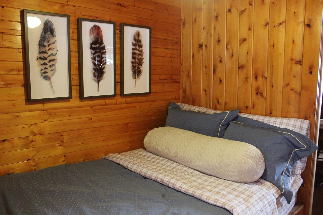 Lakefront Hope Lodge Miller Lake Exterior photo